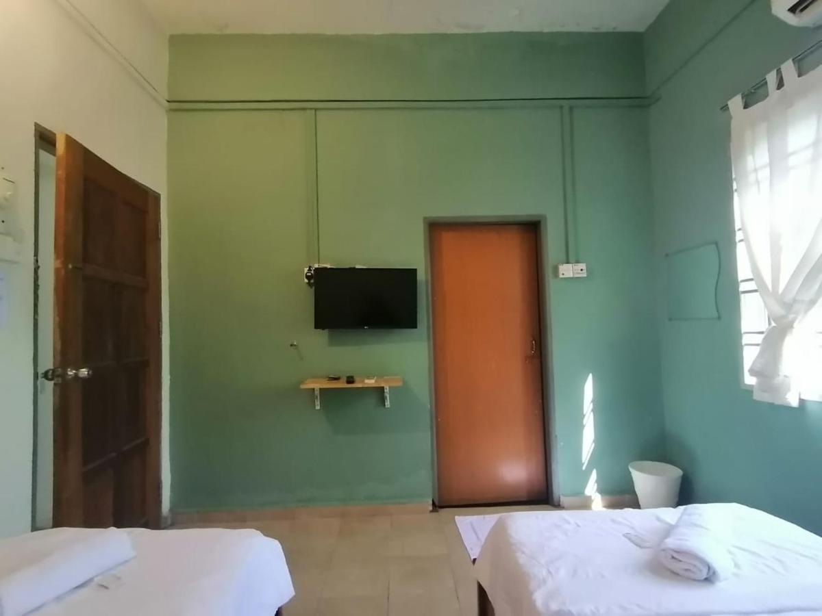 Fbs Inn Dungun Exterior photo